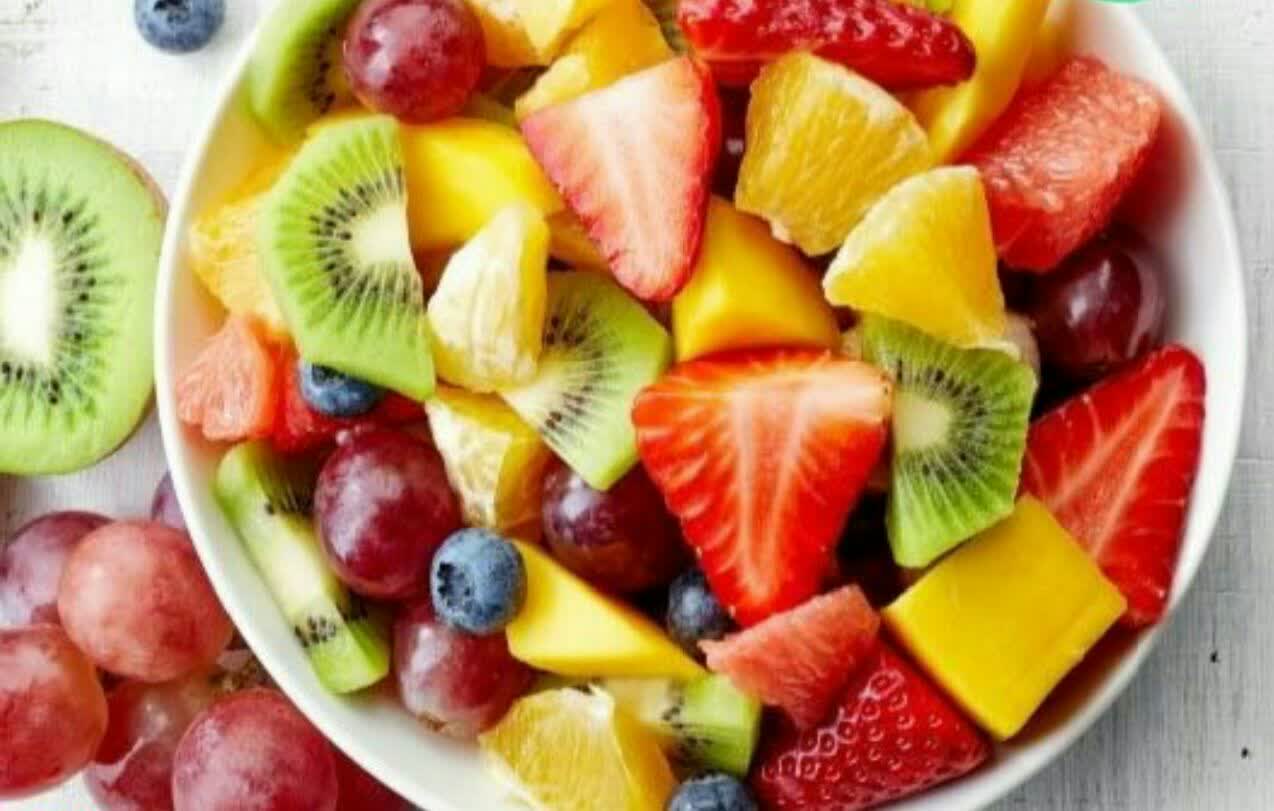خوردن میوه در ساعات اولیه صبح