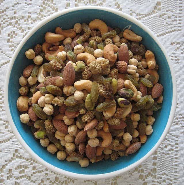 توت خشک منبع بسیار غنی از آهن