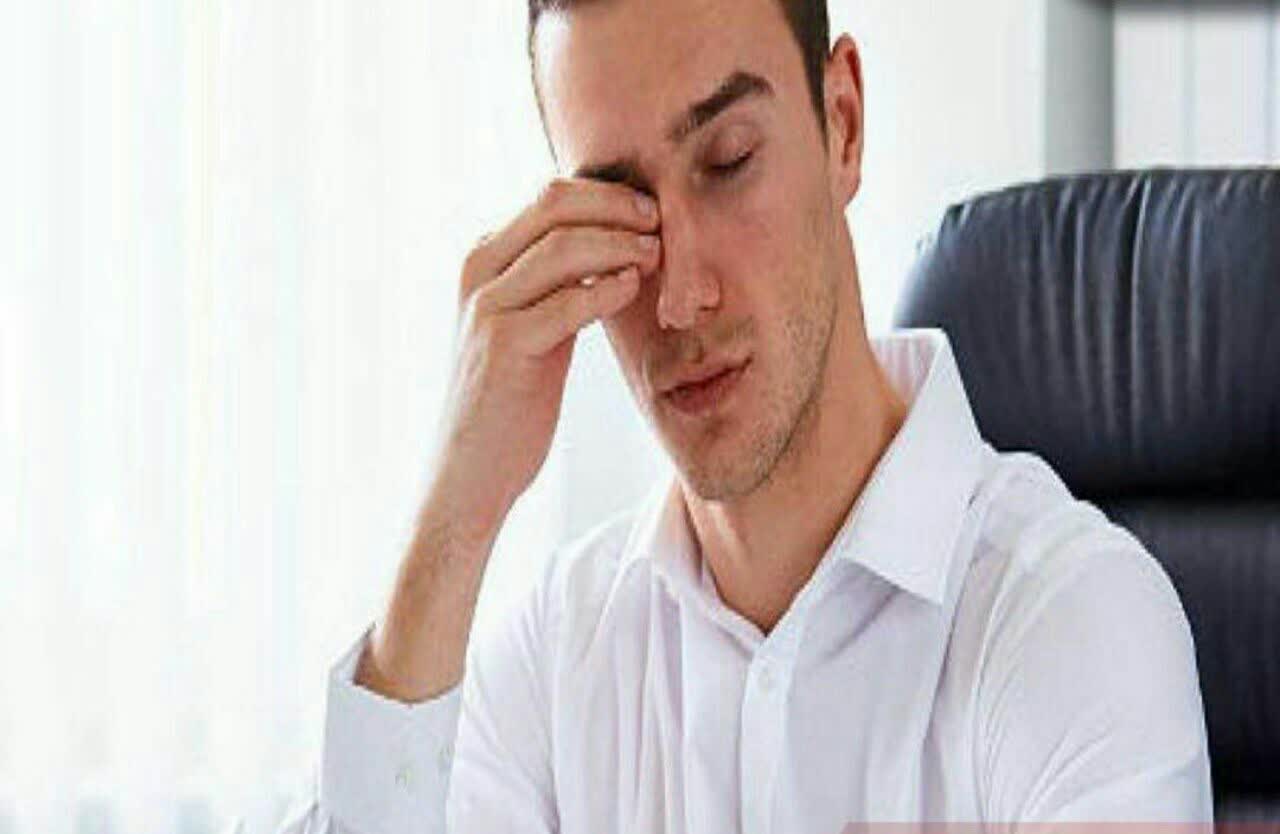 عوارض مالش چشم