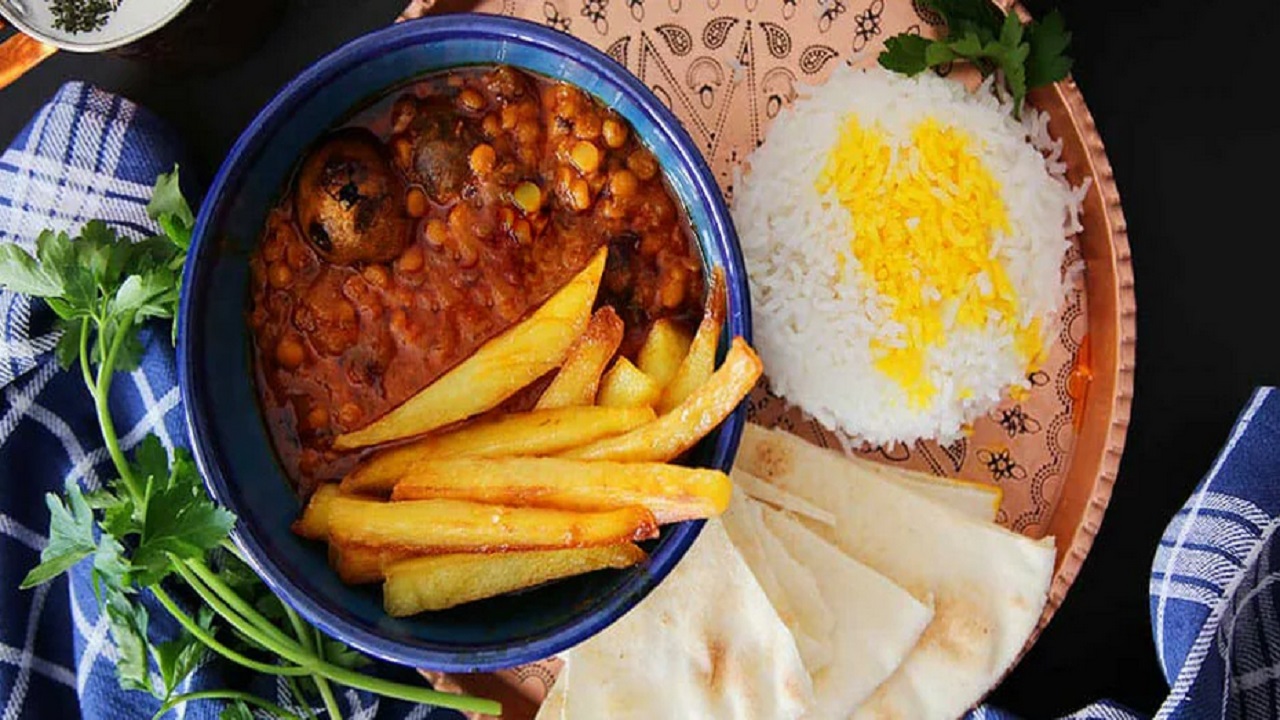 طرز تهیه قیمه با گوشت چرخ شده؛ خوشمزه و متفاوت 