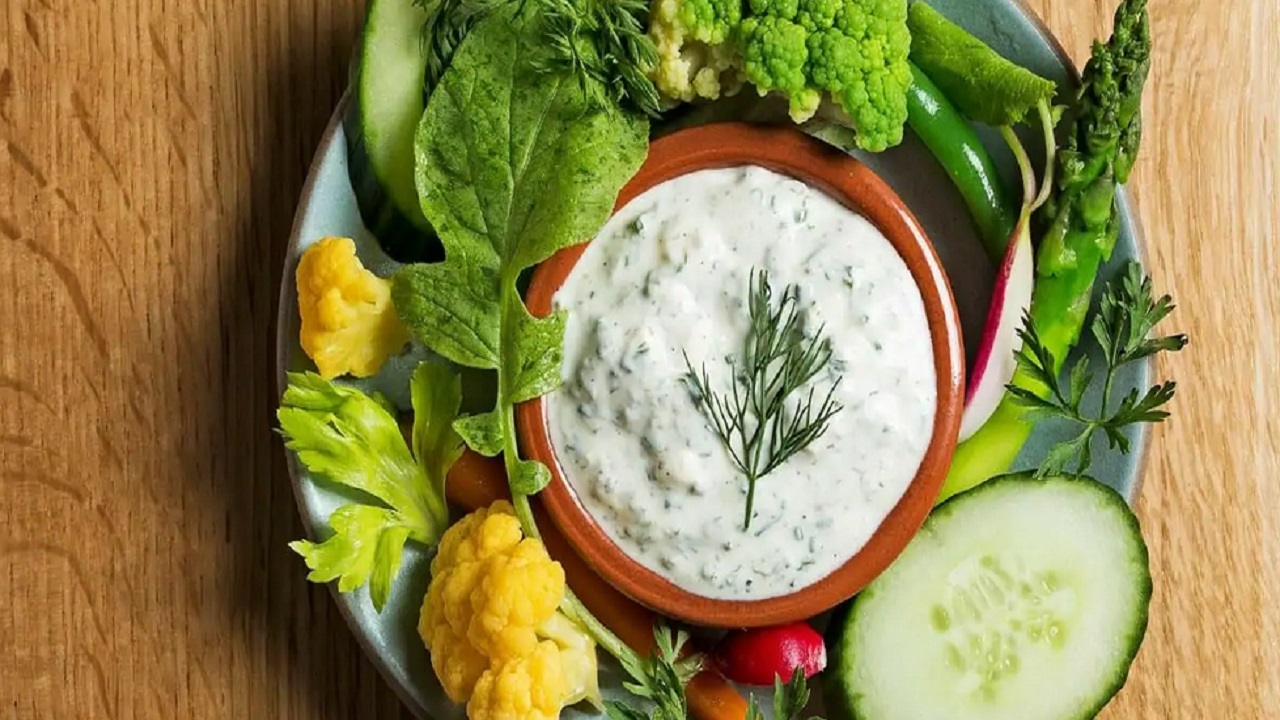 طرز تهیه سس سالاد کفیر 