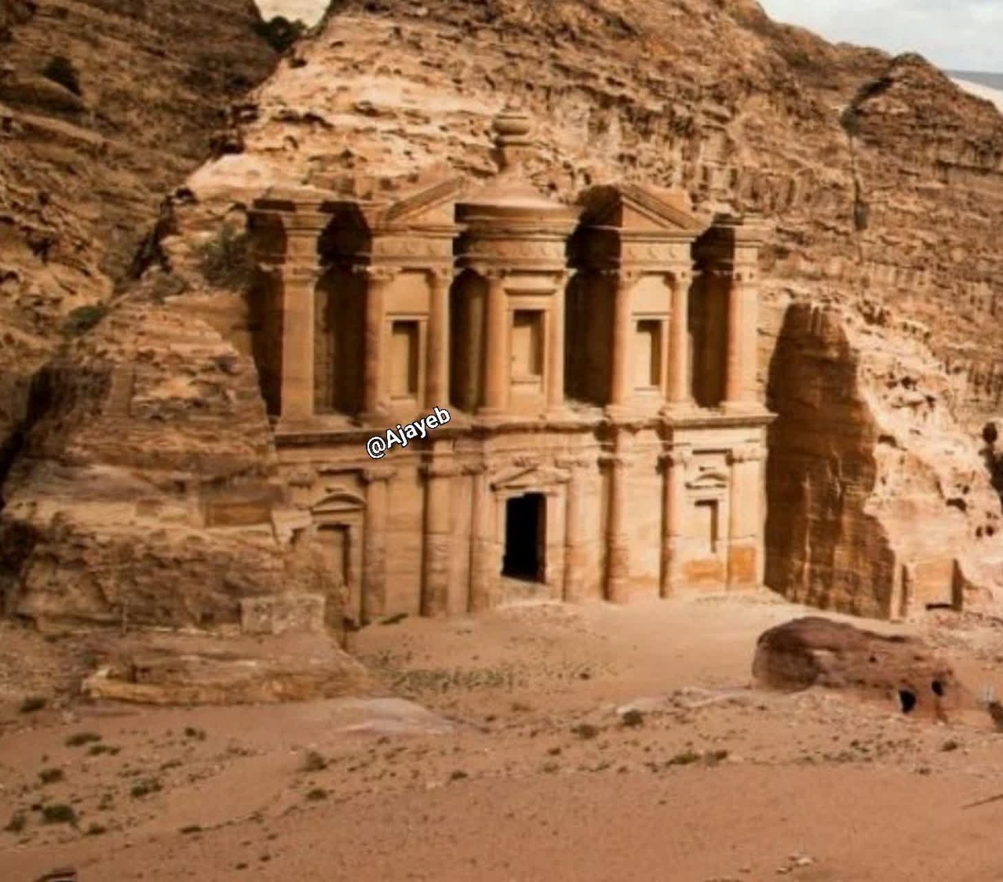شهر باستانی و مخوف پترا