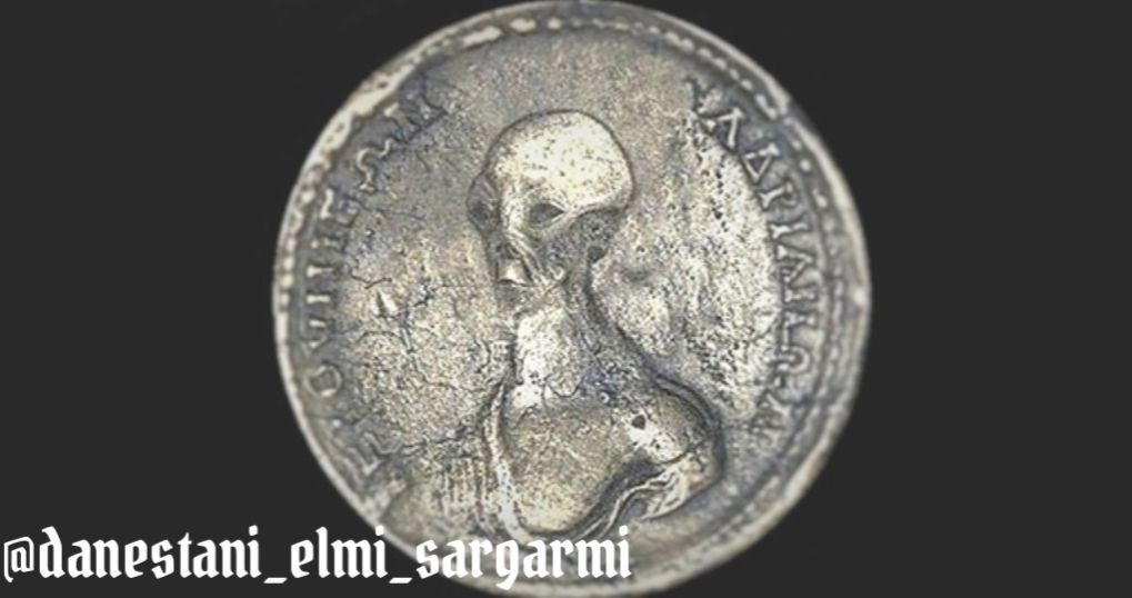 سکه با نقش موجود فضایی
