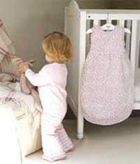 دختری با اطاق مرتب