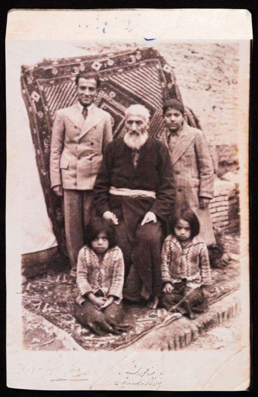 میرزاحسن رشدیه بنیانگذار مدرسه در ایران  