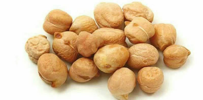 آب نخود پخته با قدری نمک