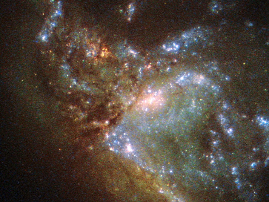 کهکشان NGC 6052