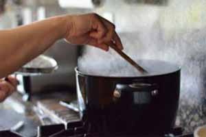  مواد غذایی که به هیچ عنوان دو بار گرم نکنید