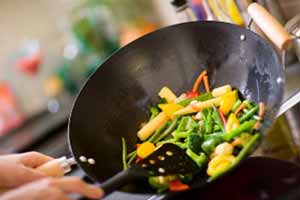 بهترین روش سرخ کردن غذای و چاق نشدن
