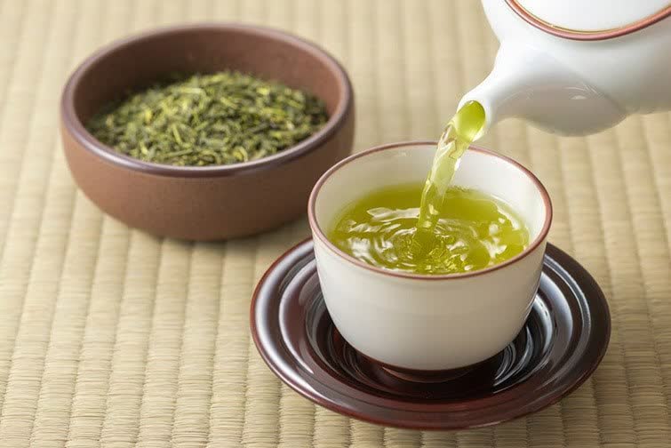 نوشیدن چای سبز در این زمان‌ها ممنوع