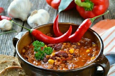 خوردن غذای تند