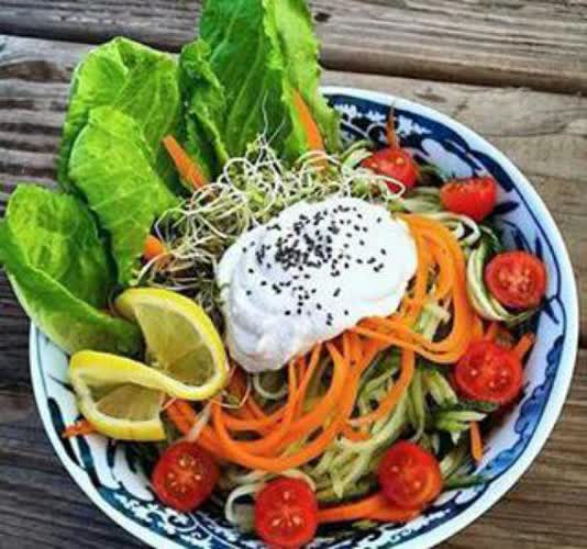 استفاده از ماست چکیده به جای سس