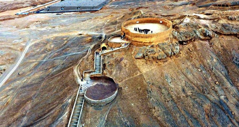 دخمه زرتشتیان یزد (برج خاموشان)