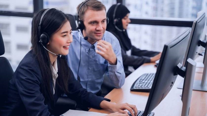 چگونه با مشتری ارتباط برقرار کنیم؟