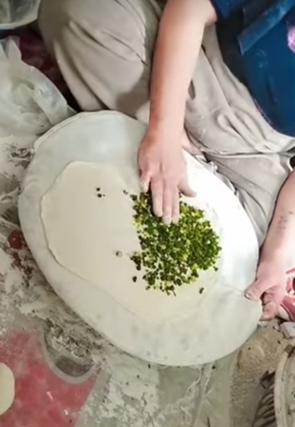 نان محلی کلانه در کردستان